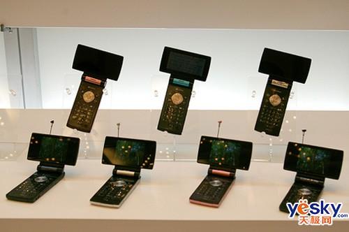 3.2寸液晶屏 夏普推出电视手机920Aquos_手机