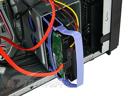 联想 ideacentrekx4060硬盘也采用免工具设计