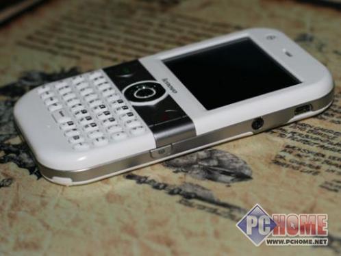 点击查看本文图片 联想 ET700 - 全键盘智能手机 联想 ET700击破2K4