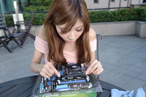 台妹小曼眼镜娘第二弹:86张大图教开核