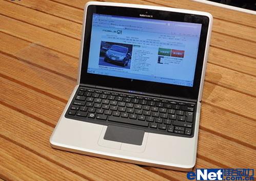 看诺基亚笔记本 Booklet 3G迷你本小玩