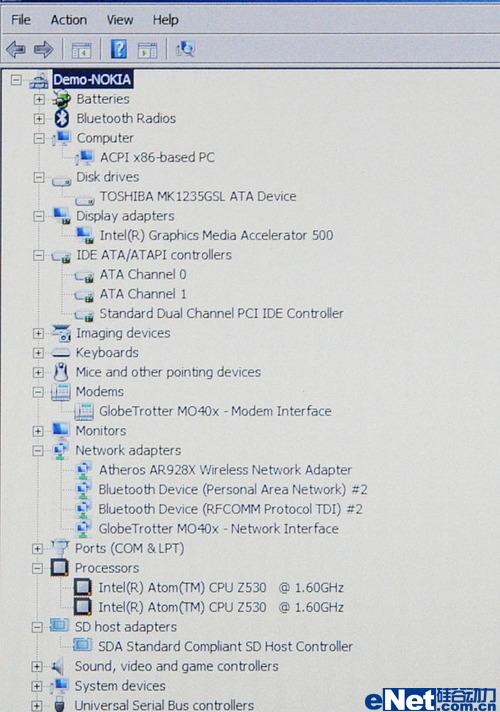 看诺基亚笔记本 Booklet 3G迷你本小玩