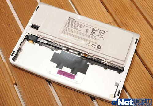 看诺基亚笔记本 Booklet 3G迷你本小玩