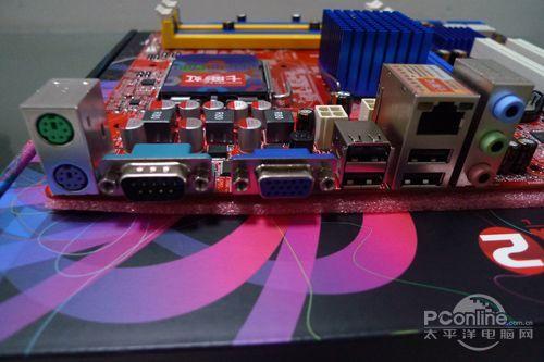 主板板载网卡 realtek rtl8103el 10/100mbps自适应网卡,提供vga输出