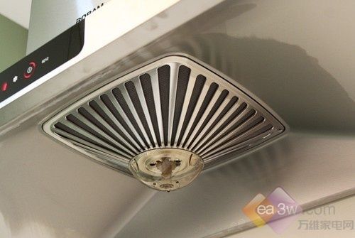 大幅度提升吸烟力 老板油烟机独家评测