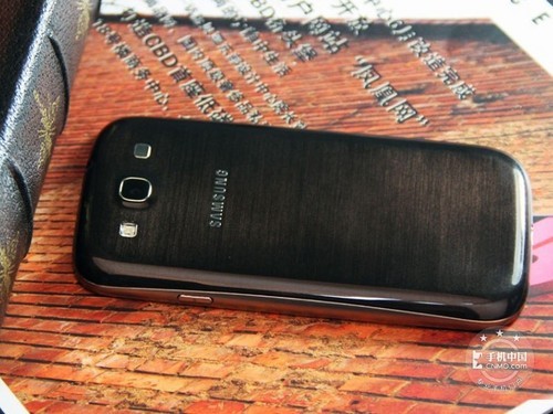 1.4GHz四核 金色版三星S3仅售3199元 