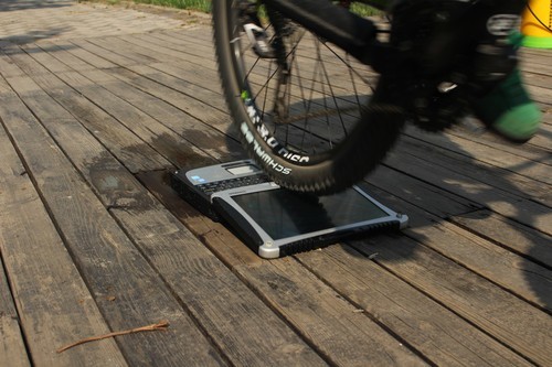 铁血真硬汉 暴力测松下ToughBook军工本 