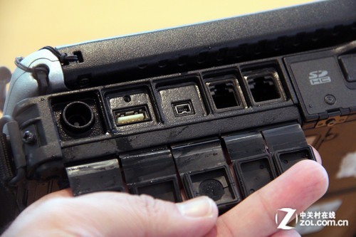 铁血真硬汉 暴力测松下ToughBook军工本 