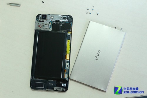全球最薄5.75mm怎样炼成? vivo X3拆解