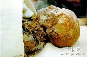 揭秘古埃及女王肥胖又秃顶 _科学探索