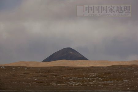 �Ƽ�ʱ��_ͼ�ģ������;����һ���ϸߵ�ɽ��