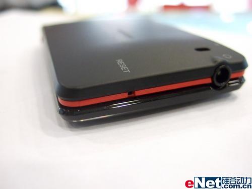 艾利和Clix红线特别版今日激情上市_数码