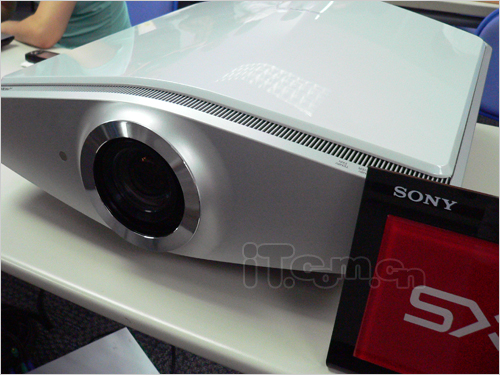 索尼展示SXRD技术电视机和投影机新品_数码