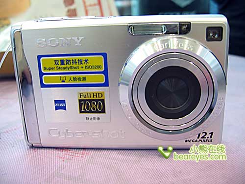 表面平静暗流涌动:六月数码相机综述_数码