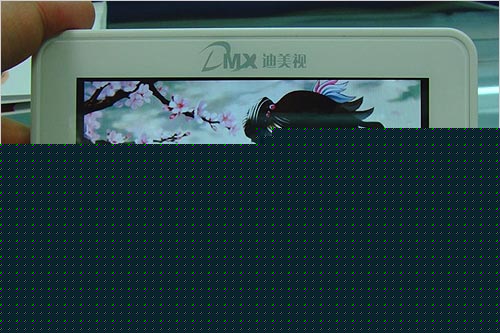 超越红白机 带游戏手柄的MP4牛机推荐_数码