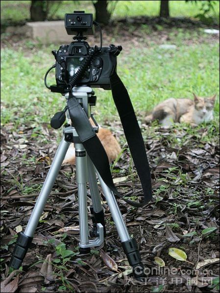 遥控器UNX-7511面世 首款SDHC\/CF转换器诞