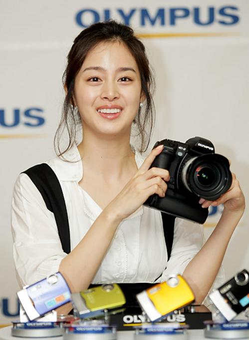 韩国美女金泰熙代言奥林巴斯E3春光乍泄