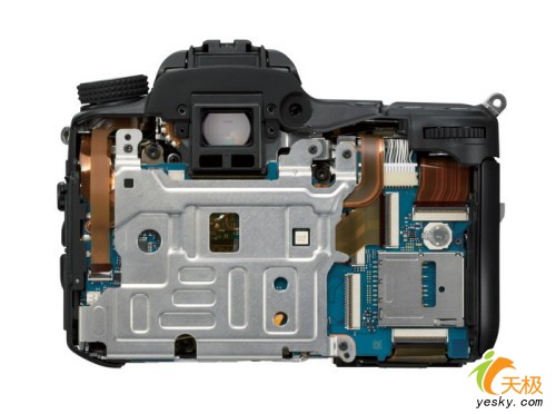 拓展影像新世界 索尼推出中端数码单反a700_