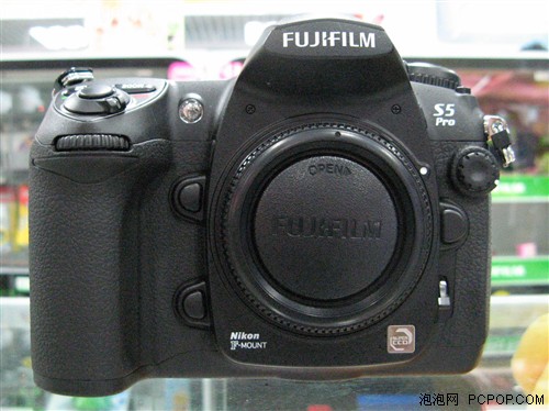 暴降1100元 最适合拍人像的单反破冰_数码