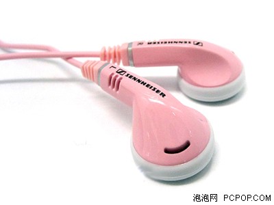 漂亮服装的盛宴 秋天美女耳机搭配秀(4)