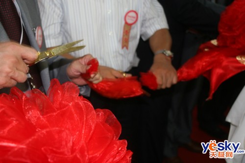 晟碟半导体(上海)有限公司新厂落成及运营新闻