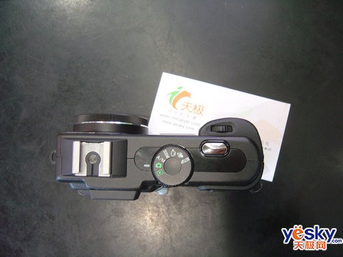 廉价而专业的选择理光相机GX8售2300元