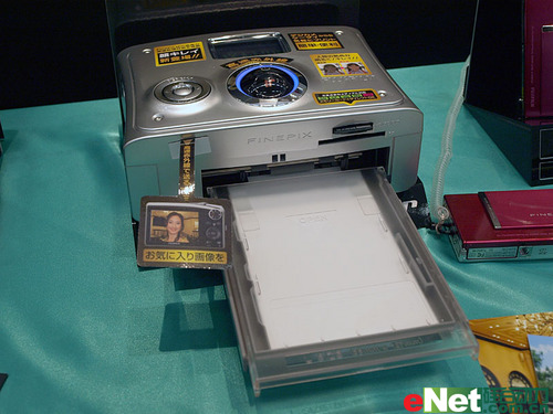 打印时美化照片 富士推出智能升华打印机_数码