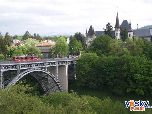 ���ְ�˹ZUIKODIGITALED18-180mmF3.5-6.3��ͷ