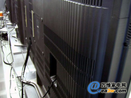 降2000+送影院 夏普52寸液晶狂促销