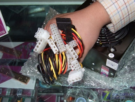 强劲动力 酷冷至尊超强400W电源仅299元--北