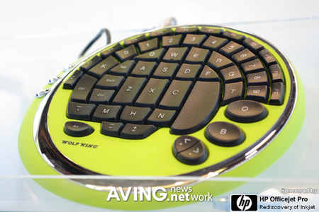 FPS游戏专用!圆形射击键盘酷炫亮相_硬件