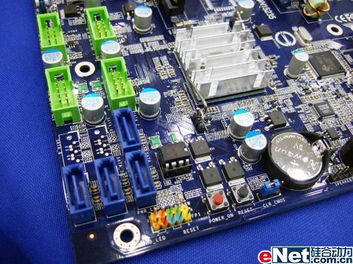 为P965送行 富士康P35A扣肉板上市_硬件