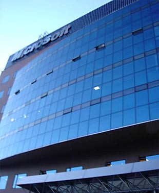 微软转行卖电脑? 将在印度试售IQ PC_硬件