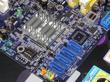 村里最便宜 双核CPU主板显卡套装988元_硬件