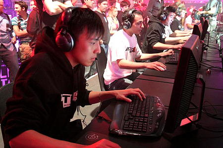 发烧 看国外职业选手喜欢用啥耳机?_硬件