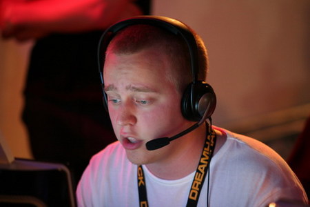 发烧 看国外职业选手喜欢用啥耳机?_硬件