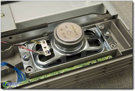 6999元值不值?松下32吋液晶电视拆解_硬件