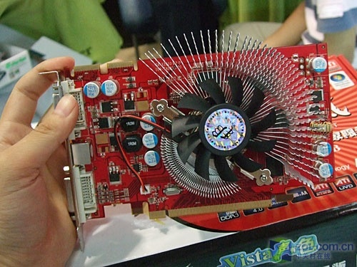 目标86GTS800/1960MHz2600XT仅899元