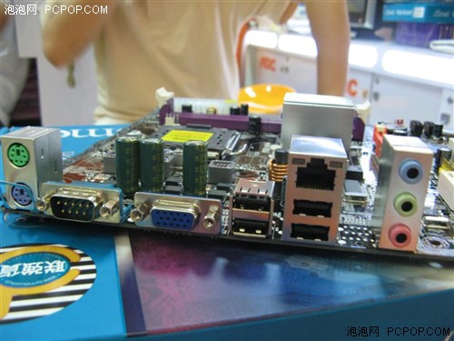 联强1066前端总线主板超低价格399元杀到_硬