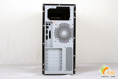 感受最冷的夏天 酷冷仲裁者机箱内外兼修_硬件