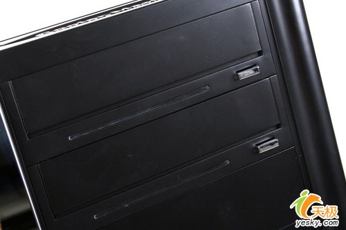 感受最冷的夏天 酷冷仲裁者机箱内外兼修_硬件