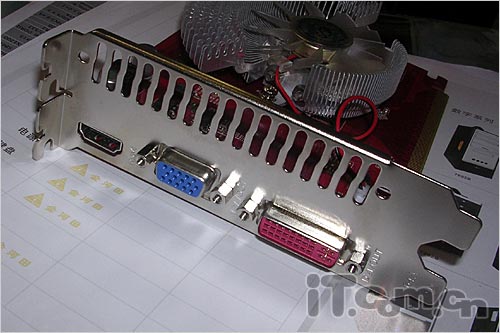 �еͶ˵���ѡ˫��GDDR3��26Pro�Կ�����