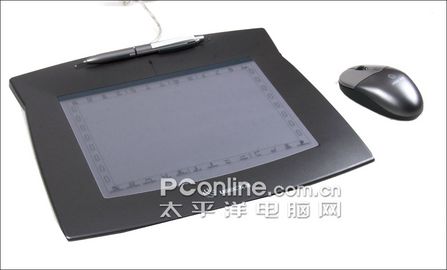 漫影wp8060手绘板的顶部设计有一个笔槽