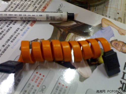 网友发明 1支笔解决SATA排线凌乱问题_硬件