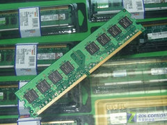 һ�����������۲���300Ԫ1GB�ڴ�������