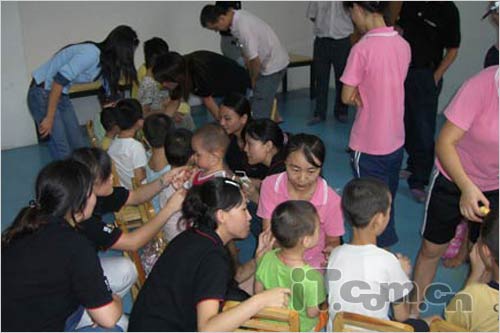 福利院怎么把孩子送进去 8058c0f84d899de846d343422756f8c3.jpg