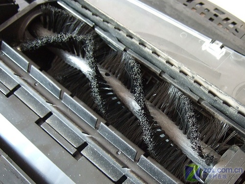 小变形金刚 家庭专用机器人登陆中关村_硬件