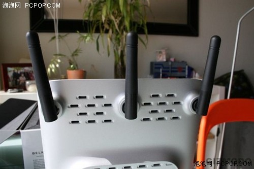 带迈速表的11n路由!贝尔金新品真机秀_硬件