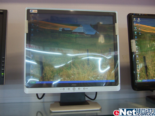 小尺寸再发力 冠捷17液晶显示器176S售1330_