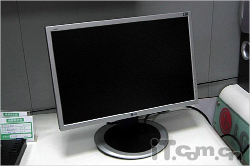 银色诱惑 LG新版L194WT液晶显示器1599元_